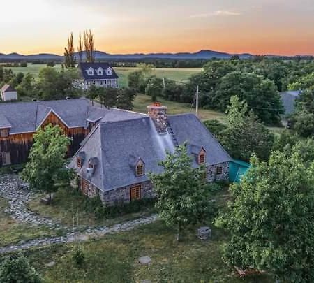 Auberge Le P'Tit Bonheur Saint-Laurent-de-l'ile d'Orleans Εξωτερικό φωτογραφία