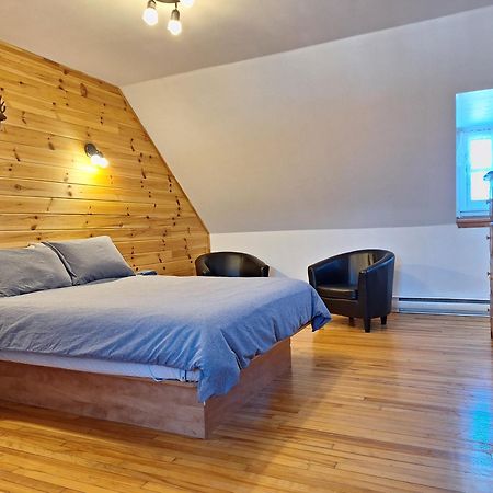 Auberge Le P'Tit Bonheur Saint-Laurent-de-l'ile d'Orleans Εξωτερικό φωτογραφία