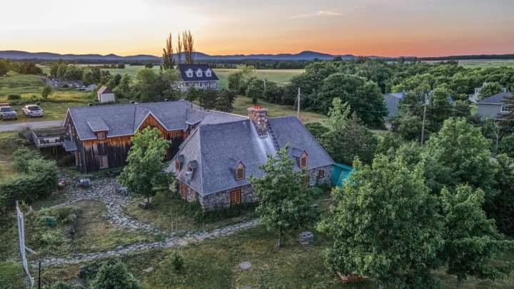 Auberge Le P'Tit Bonheur Saint-Laurent-de-l'ile d'Orleans Εξωτερικό φωτογραφία