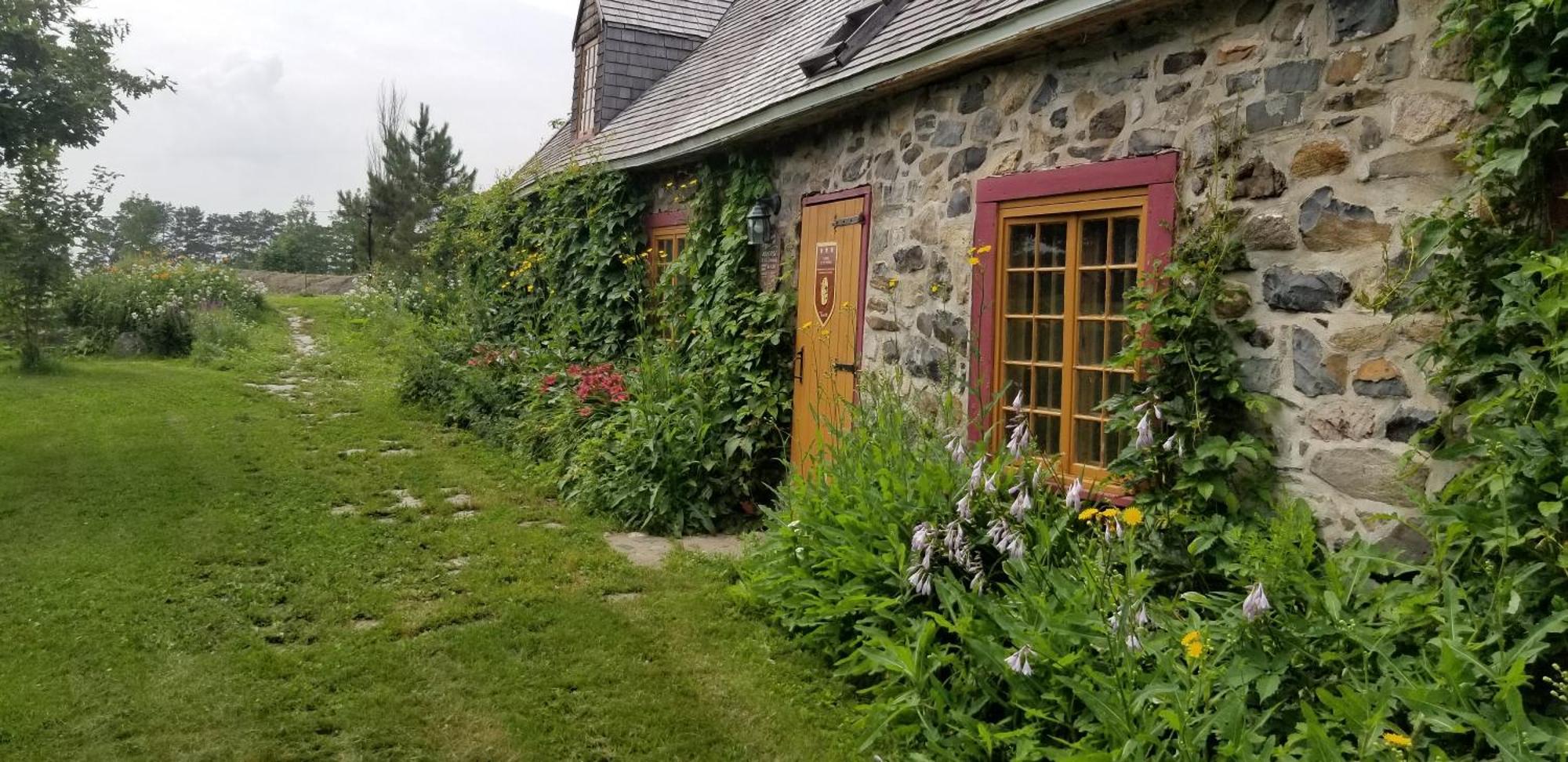 Auberge Le P'Tit Bonheur Saint-Laurent-de-l'ile d'Orleans Εξωτερικό φωτογραφία