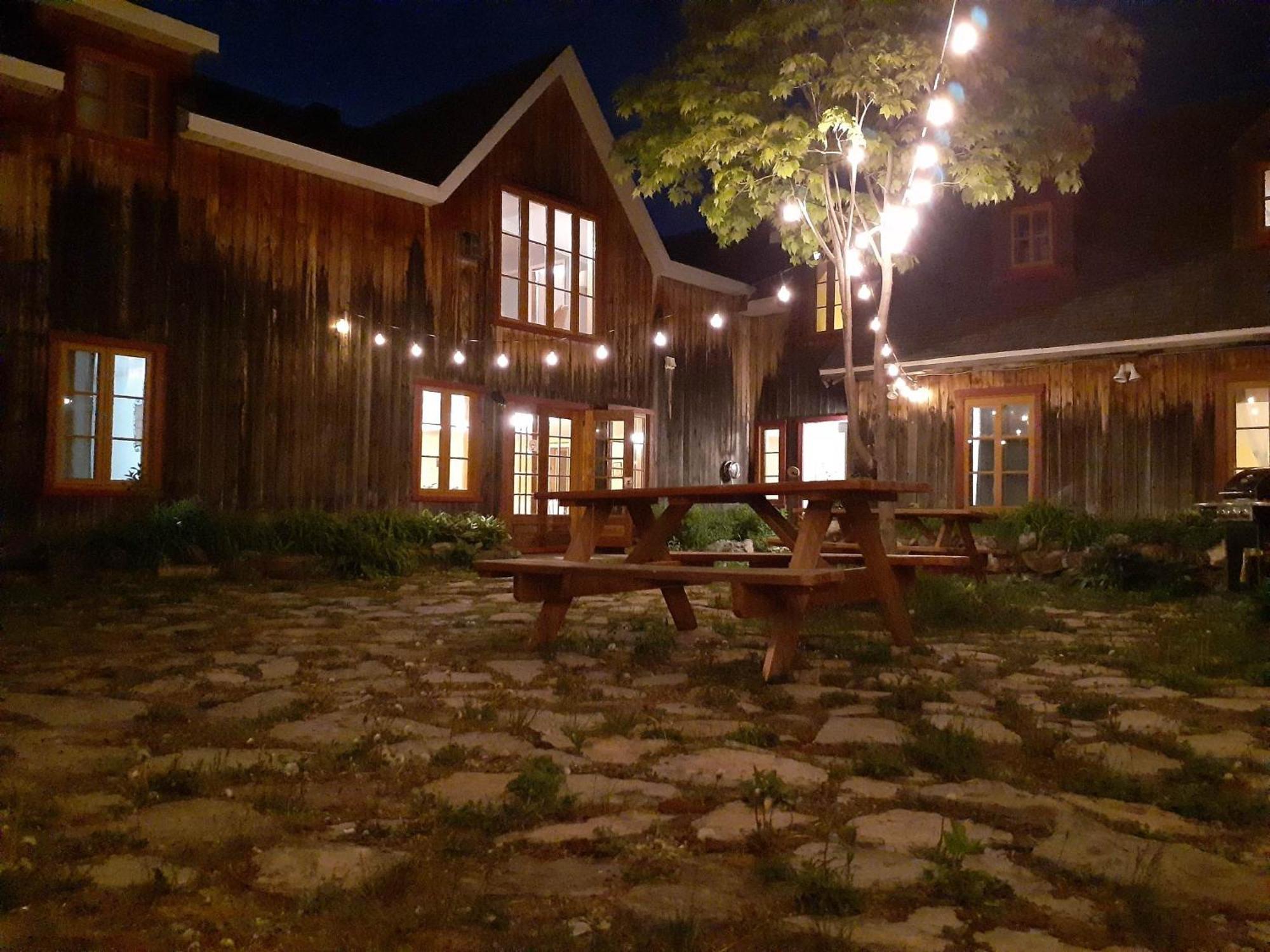 Auberge Le P'Tit Bonheur Saint-Laurent-de-l'ile d'Orleans Εξωτερικό φωτογραφία