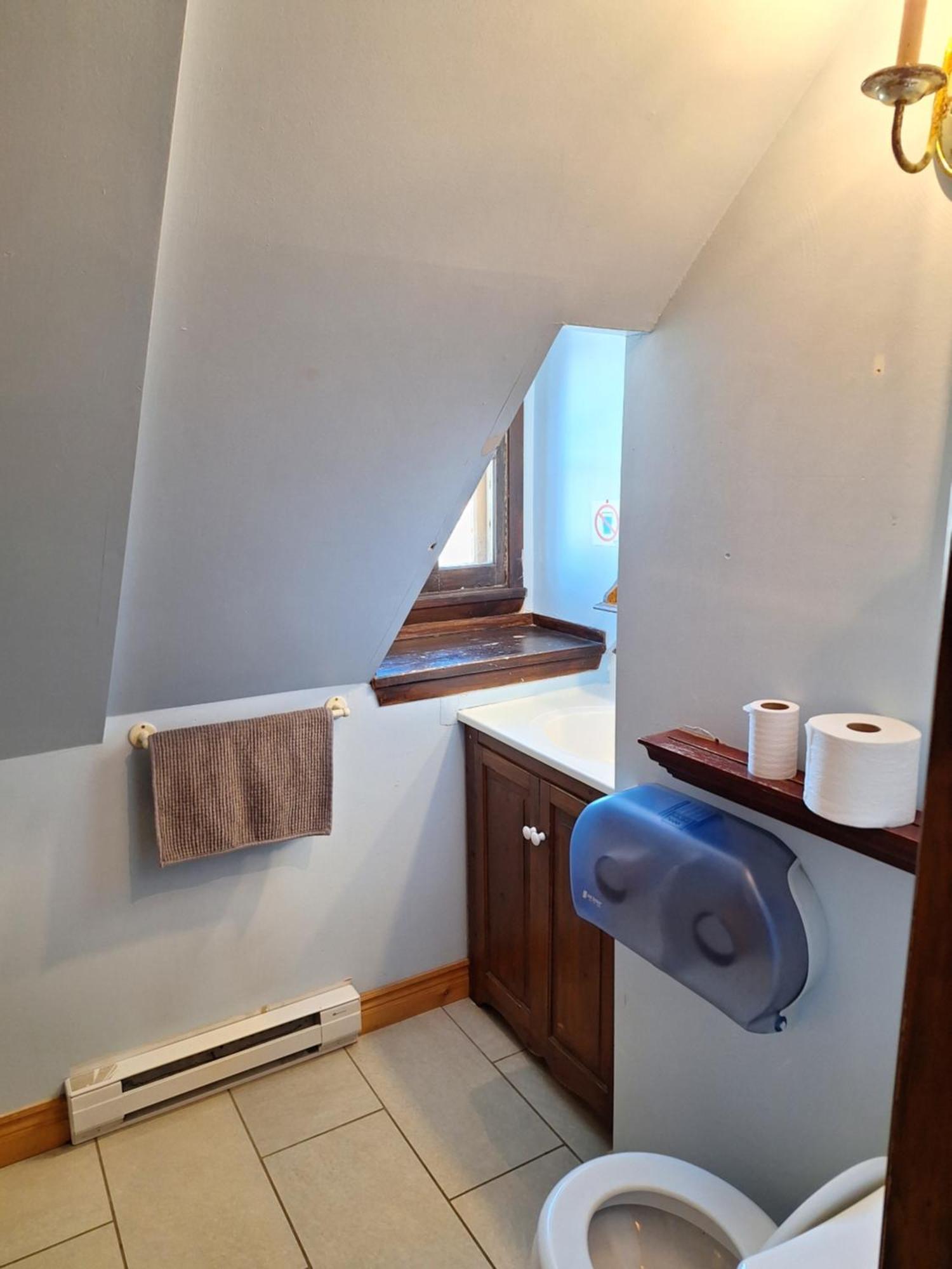 Auberge Le P'Tit Bonheur Saint-Laurent-de-l'ile d'Orleans Εξωτερικό φωτογραφία