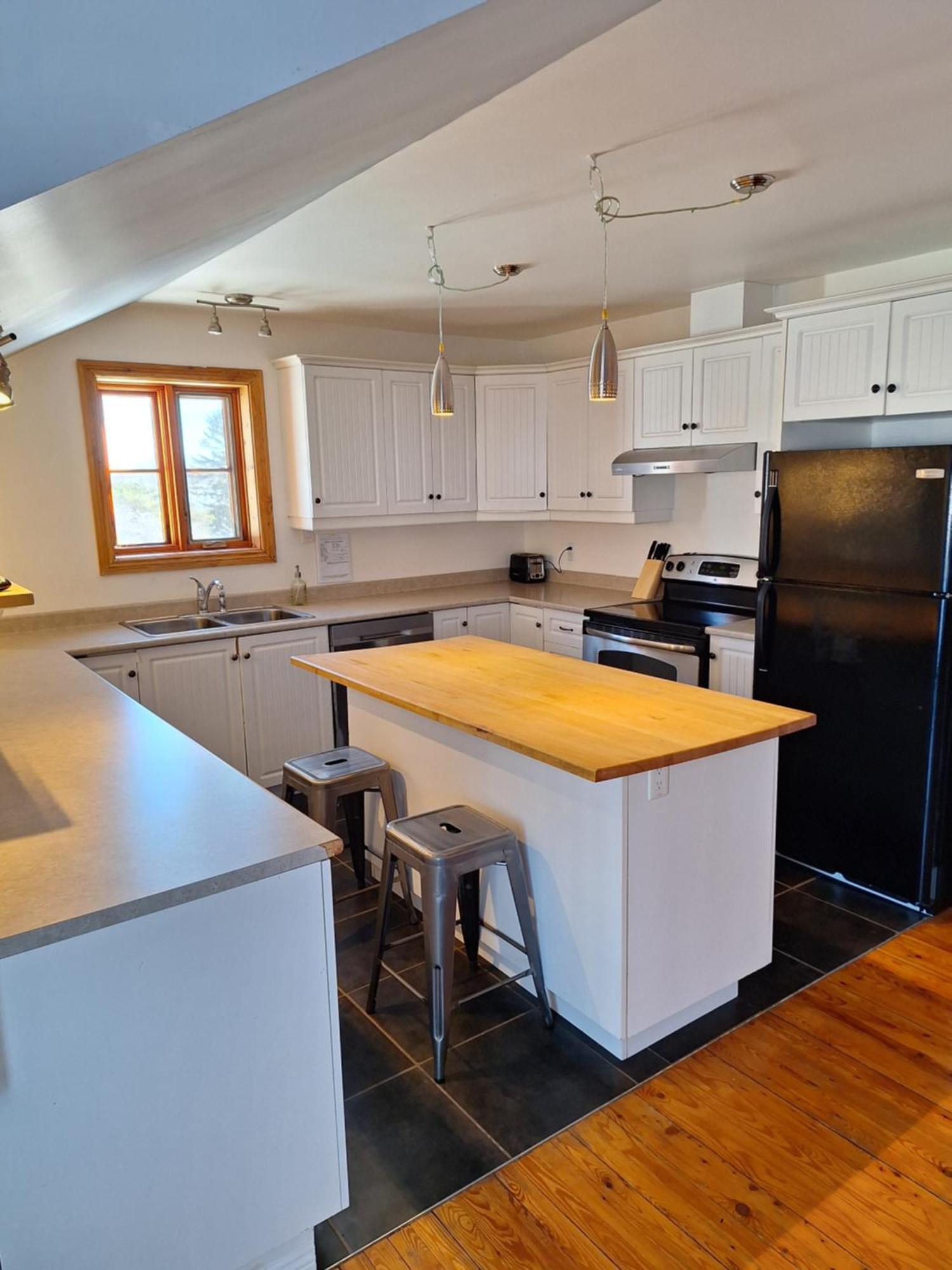 Auberge Le P'Tit Bonheur Saint-Laurent-de-l'ile d'Orleans Εξωτερικό φωτογραφία