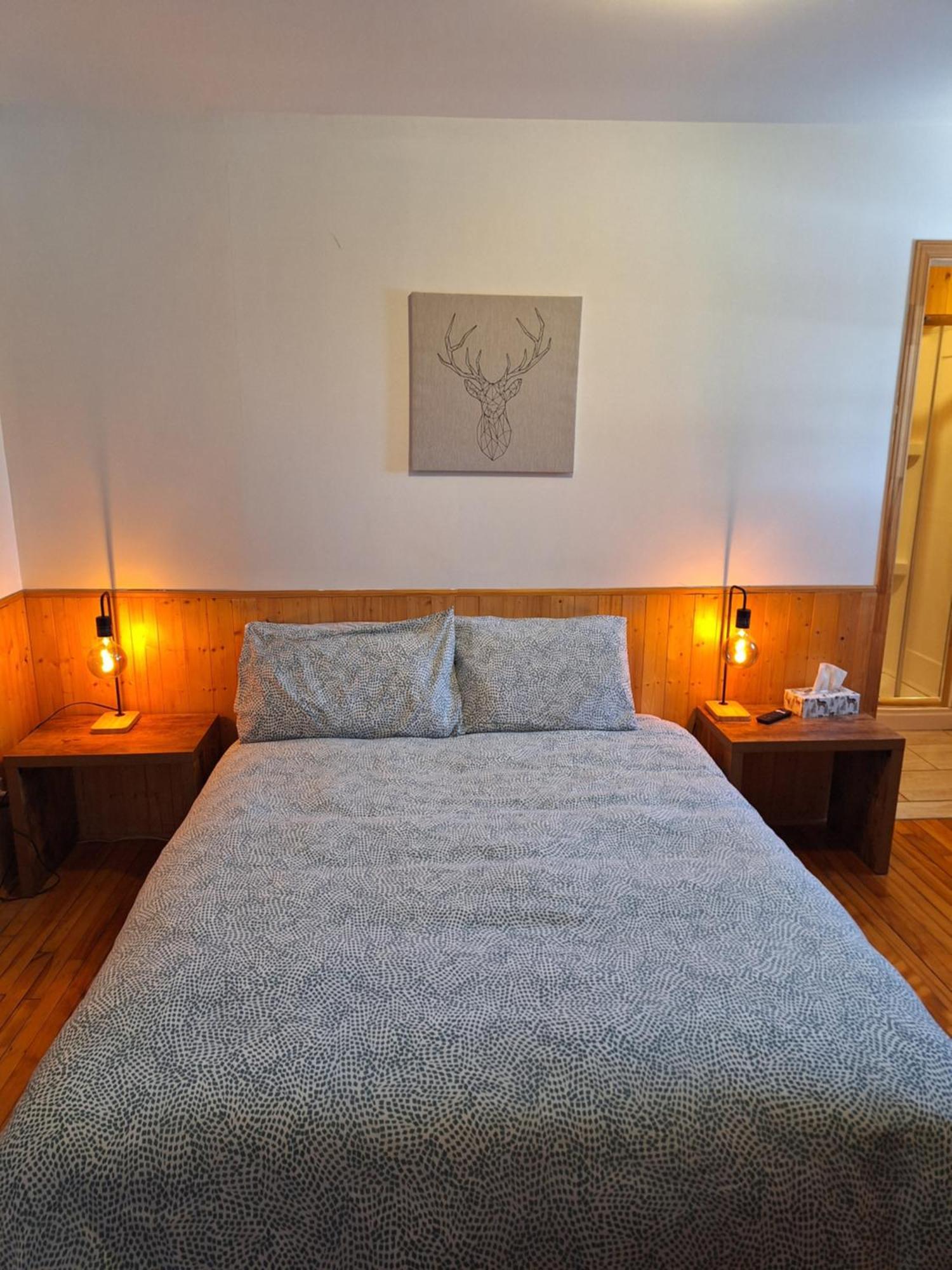 Auberge Le P'Tit Bonheur Saint-Laurent-de-l'ile d'Orleans Εξωτερικό φωτογραφία