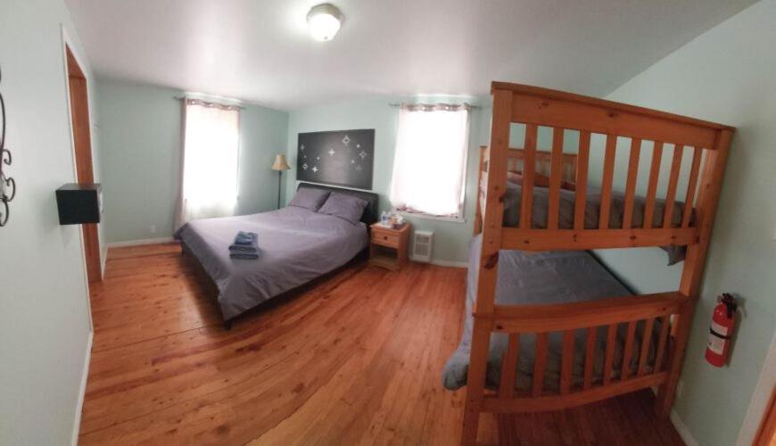 Auberge Le P'Tit Bonheur Saint-Laurent-de-l'ile d'Orleans Εξωτερικό φωτογραφία