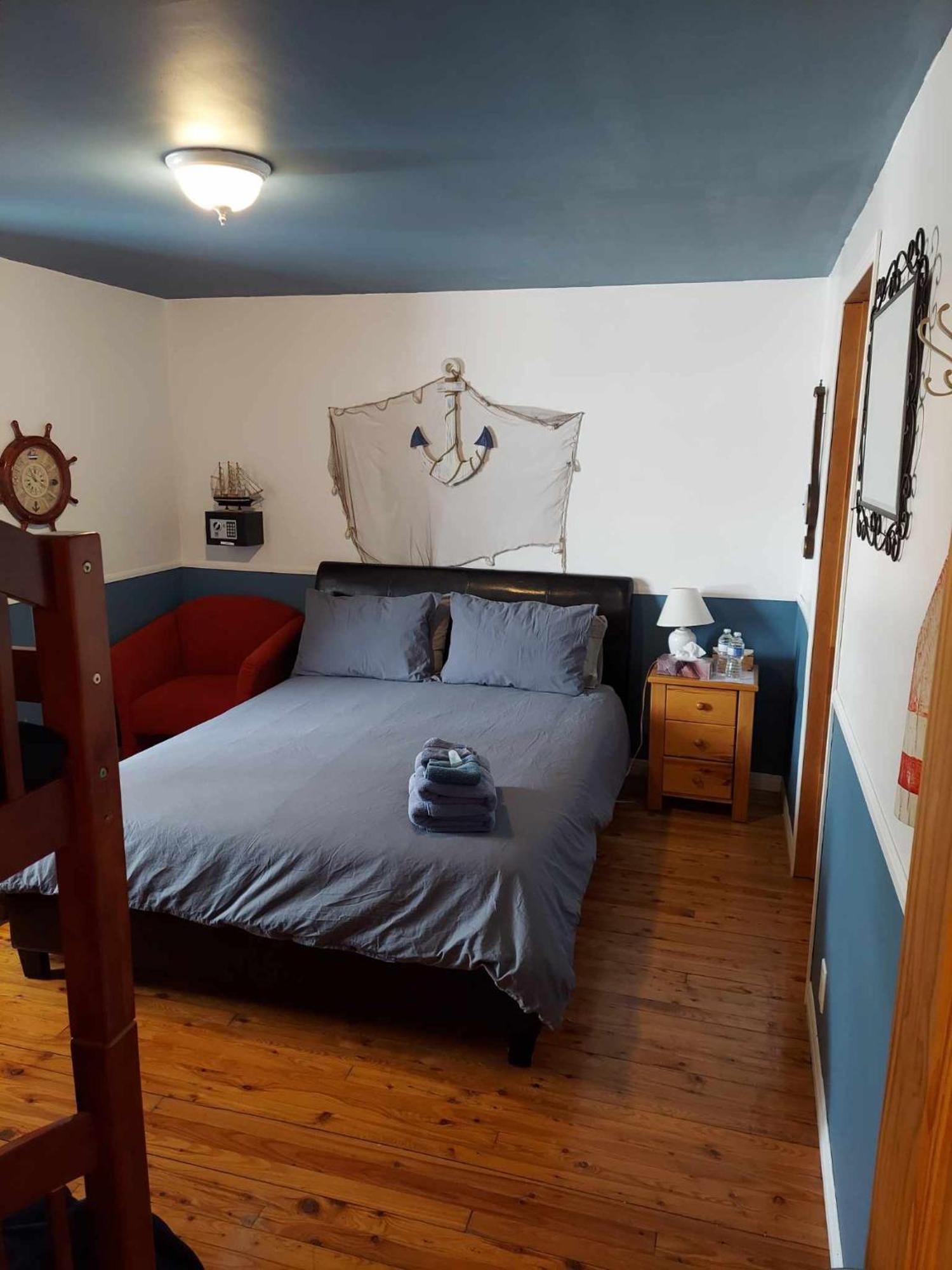 Auberge Le P'Tit Bonheur Saint-Laurent-de-l'ile d'Orleans Εξωτερικό φωτογραφία