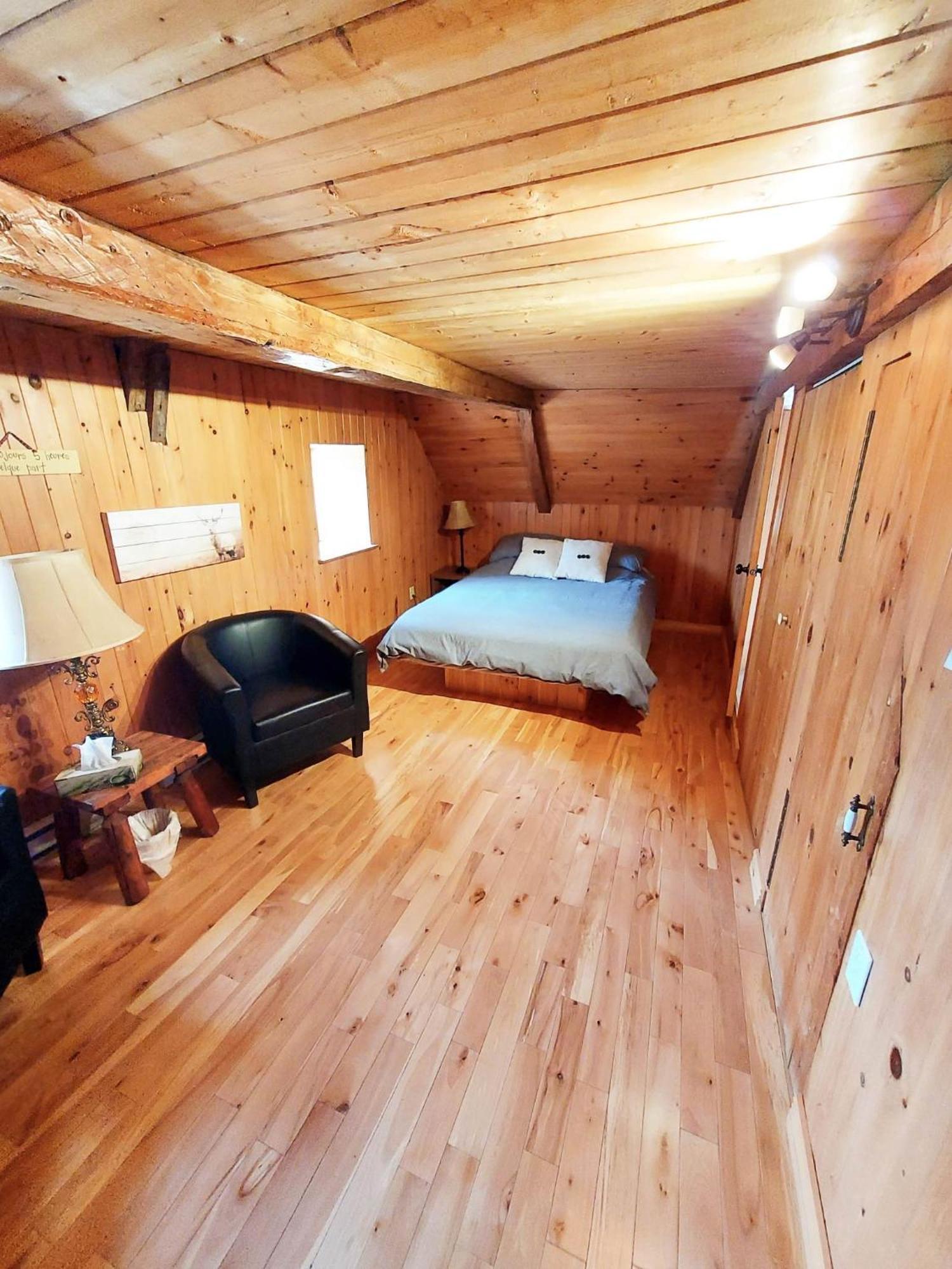 Auberge Le P'Tit Bonheur Saint-Laurent-de-l'ile d'Orleans Εξωτερικό φωτογραφία