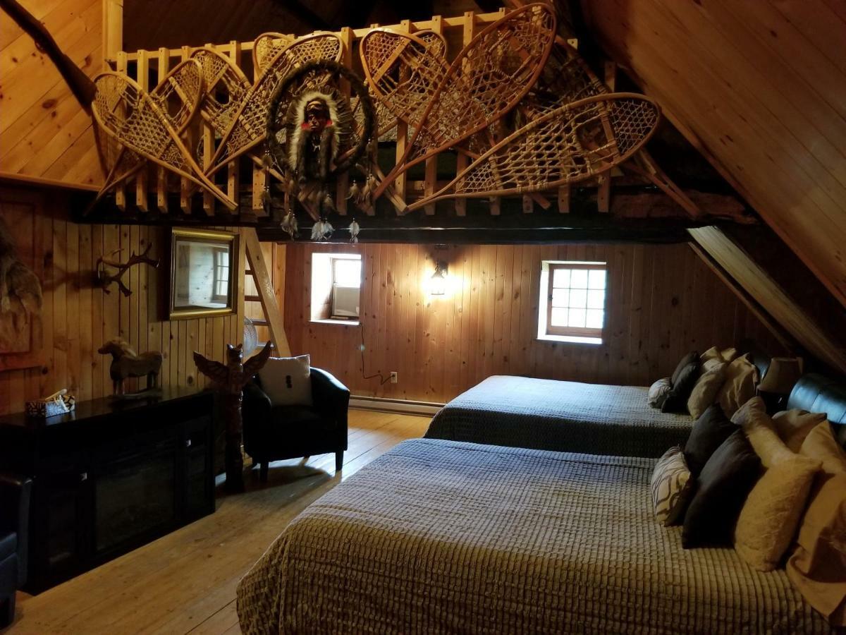 Auberge Le P'Tit Bonheur Saint-Laurent-de-l'ile d'Orleans Εξωτερικό φωτογραφία